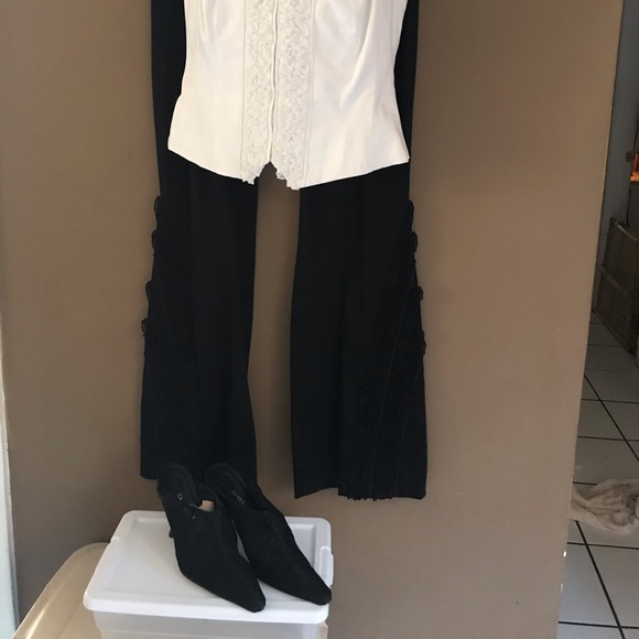 Cache Black Bottom Flare w/ Ruffle Design Pants - Picture 3 of 7